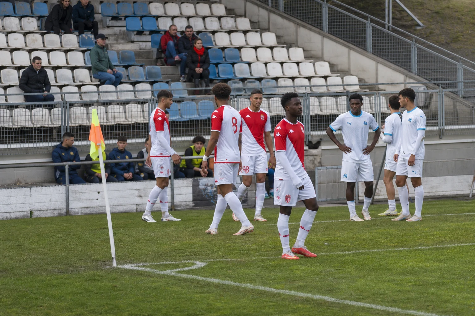 Marseille skal forsvare tabelltoppen borte mot Monaco